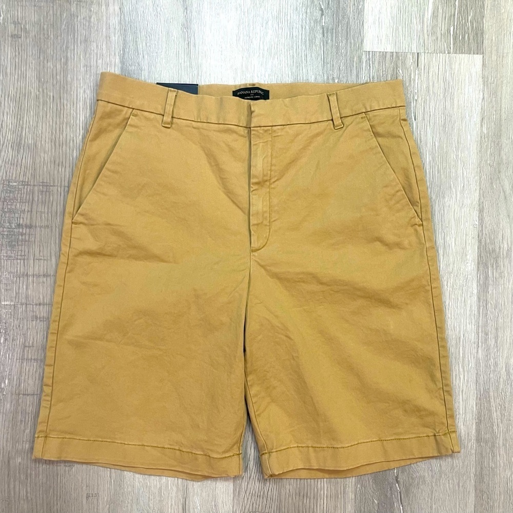 Banana Republic Authentic Chino Flat-Front Short Size 14